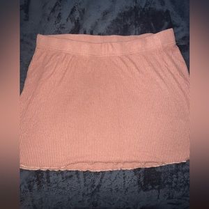 Skirt with lettuce trimming